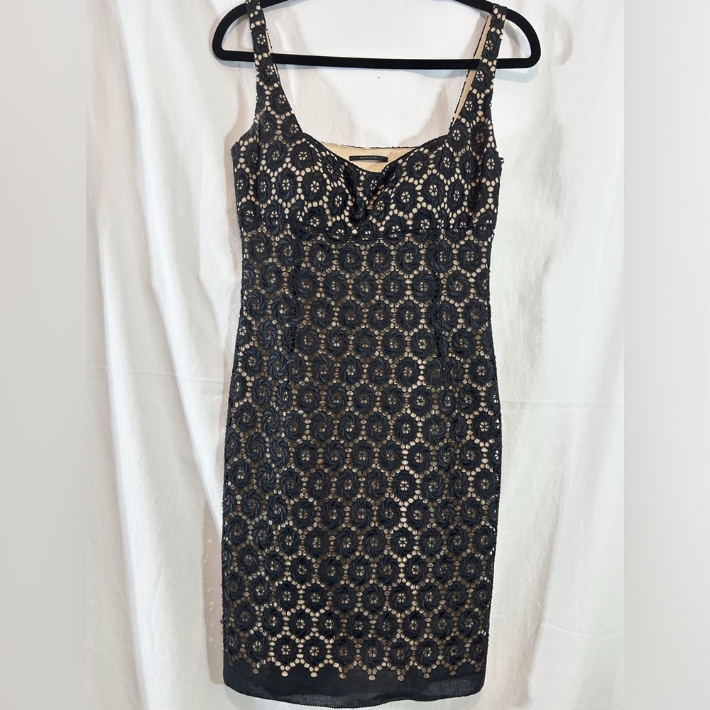 Elie‎ Tahari Eyelet Cocktail Sheath Black Dress Size 6